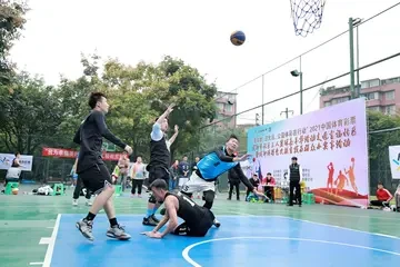 如何在短时间内显著提高篮球技能_0
