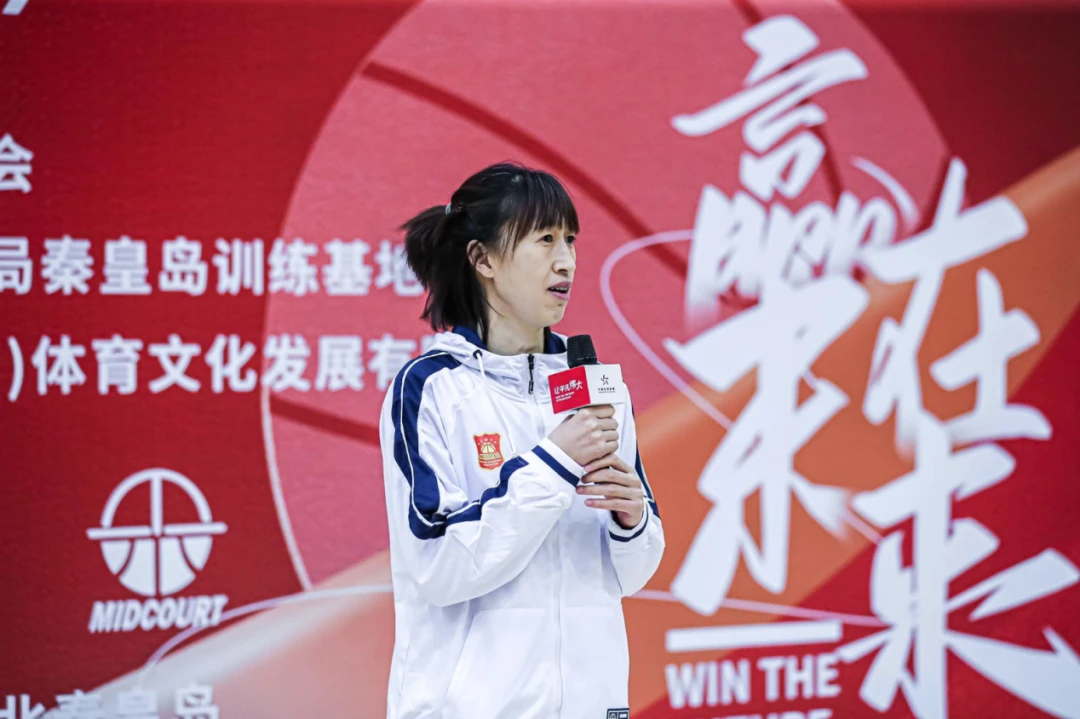 篮球老将如何通过瑜伽提升柔韧性_1